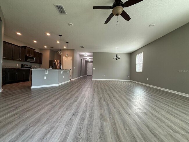 Building Photo - 10638 Laguna Plains Dr