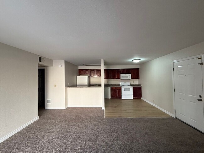 Building Photo - Upstairs unit at Bella Vita Guard-Gated Co...