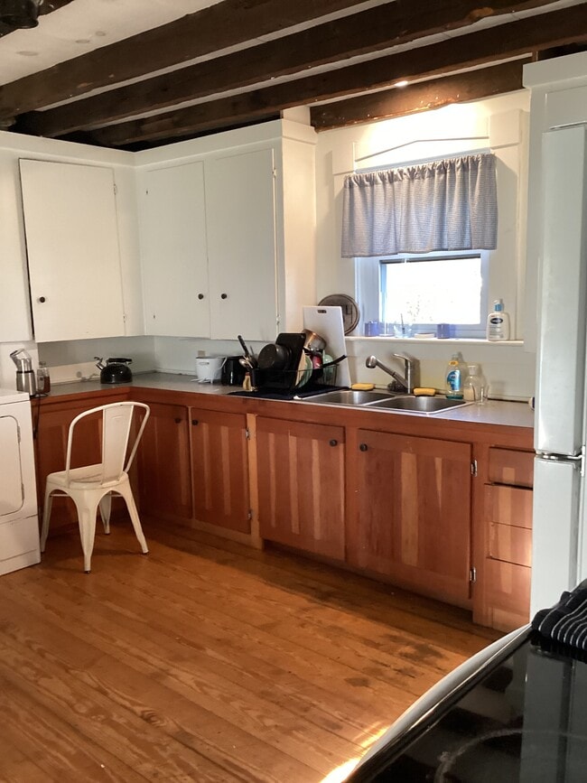 Building Photo - 48 Front St