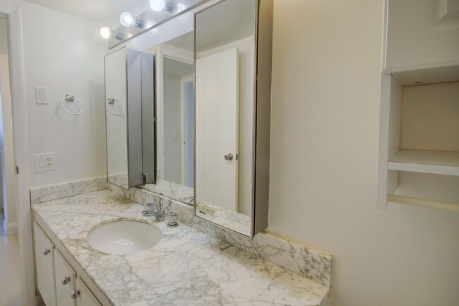 Building Photo - 2301 S Ocean Dr