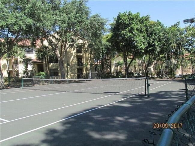 Building Photo - Lovely 1 Bedroom 1 Bath with GREAT AMENITIES!