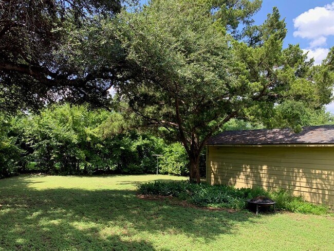 Building Photo - 1505 Ruth Ave