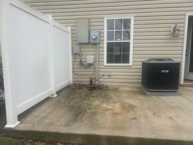 Building Photo - 125 Joyce Dr