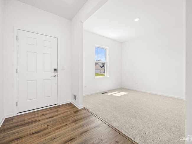Building Photo - 421 Hathaway Ln
