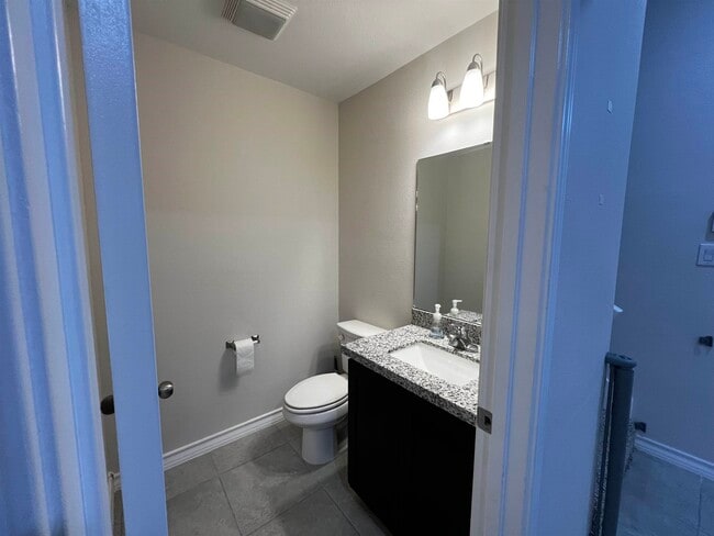 Building Photo - 5626 Encanto Dr