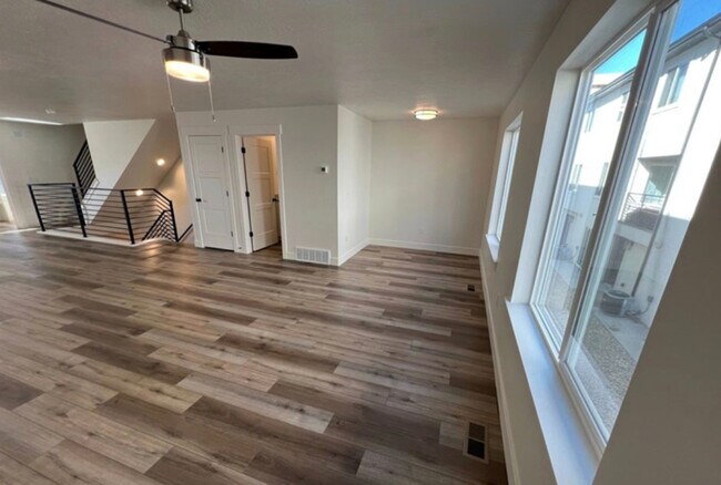 Building Photo - 383 S 650 E