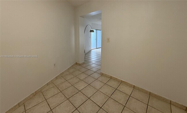 Building Photo - 798 Crandon Blvd