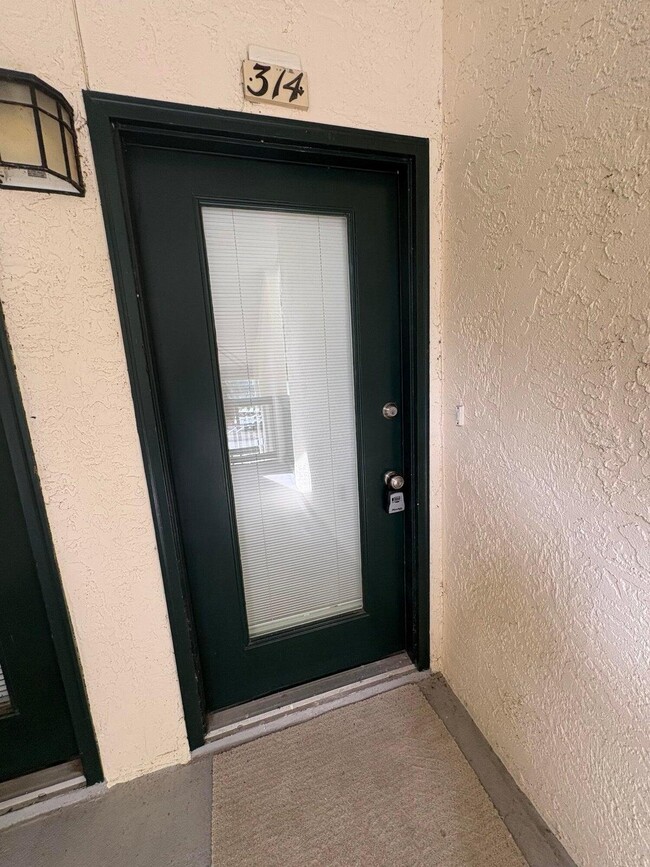 Building Photo - 314 Westlake Ct