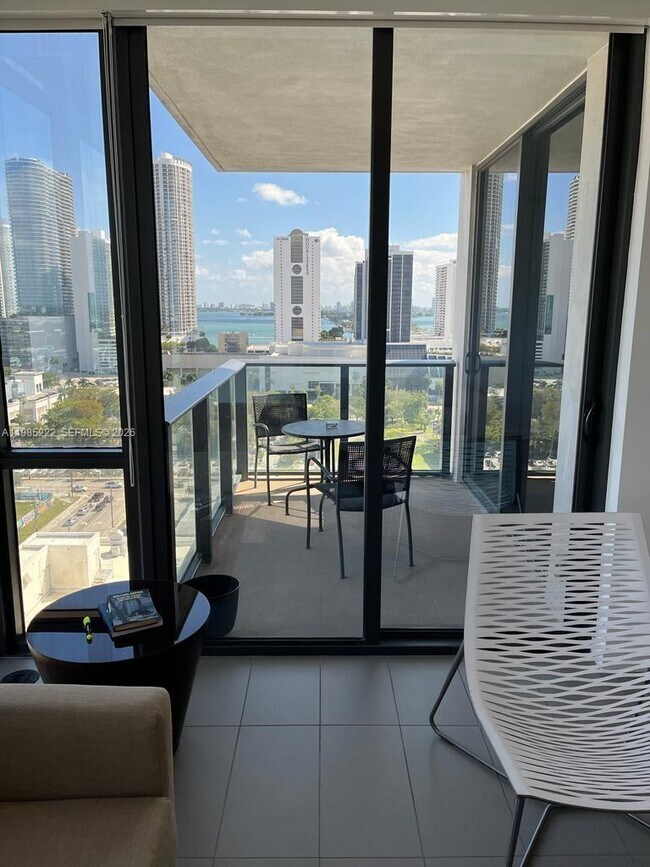 Building Photo - 1600 NE 1st Ave