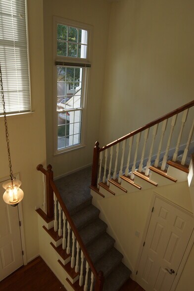 Building Photo - 204 Swiss Lake Dr