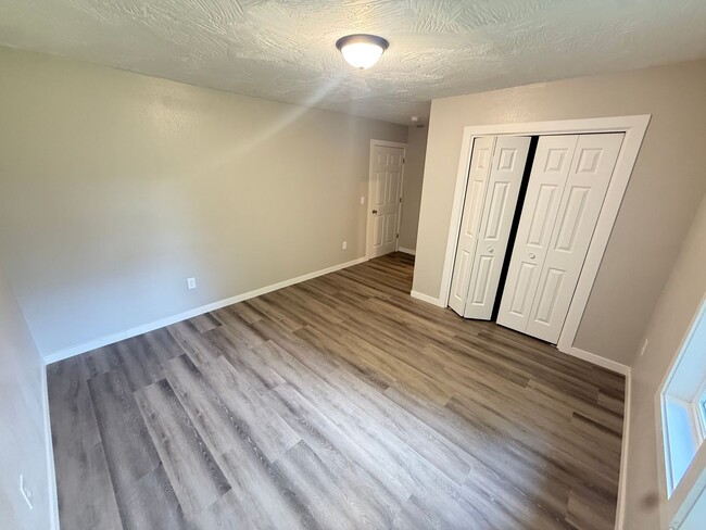 Building Photo - 3 Bed 2 Bath Springfield, MO