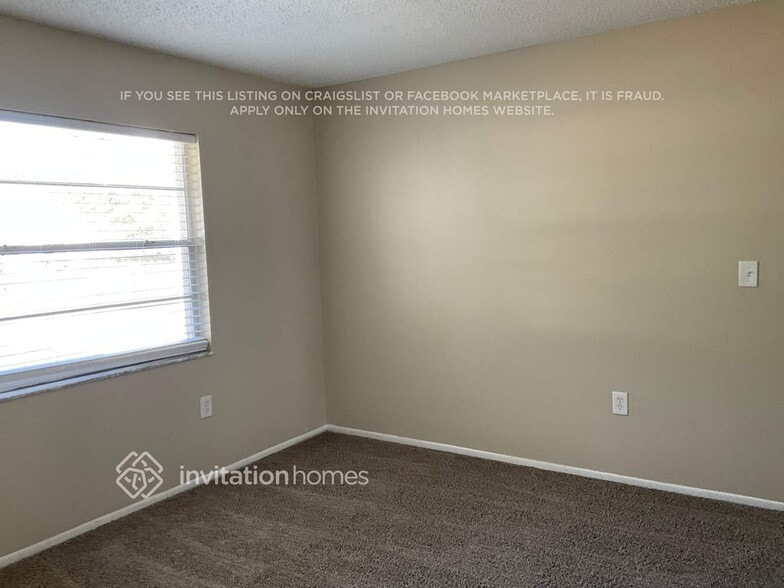 Building Photo - 341 Santiago Ct