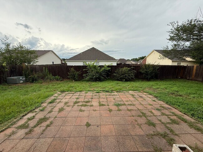 Building Photo - Collinsville 3 Bedroom 2 Bathroom