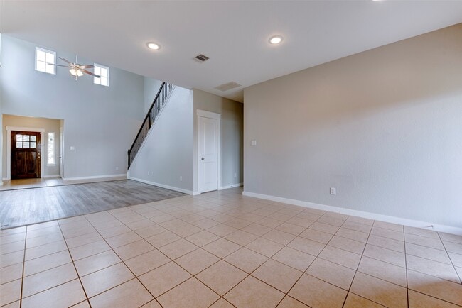 Building Photo - 40828 Mostyn Hill Dr