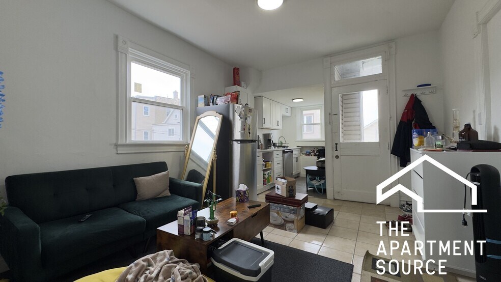 Building Photo - 1630 N Fairfield Ave