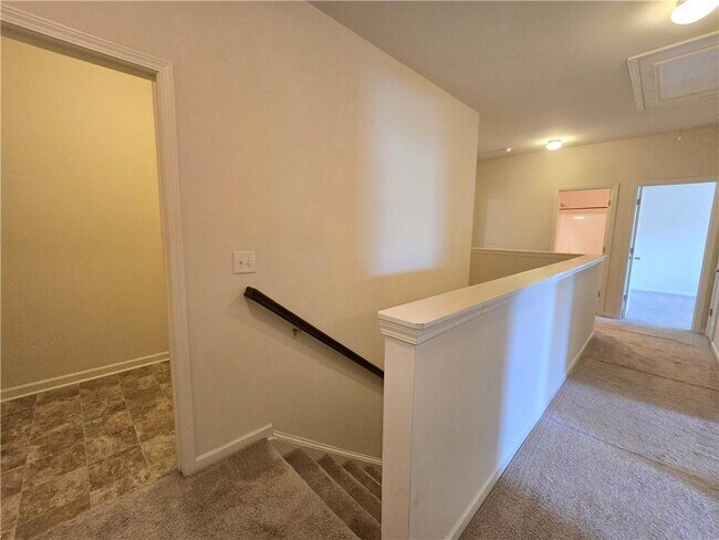 Building Photo - 1043 Blind Brook Cir