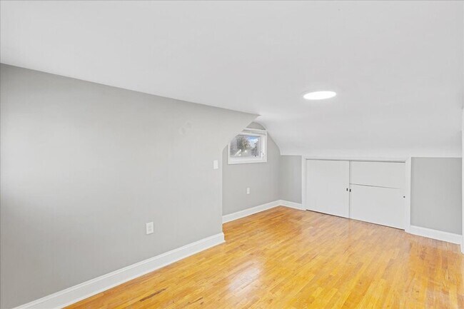 Building Photo - 51 George St