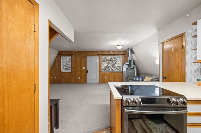 Building Photo - 710 Nautilus Dr