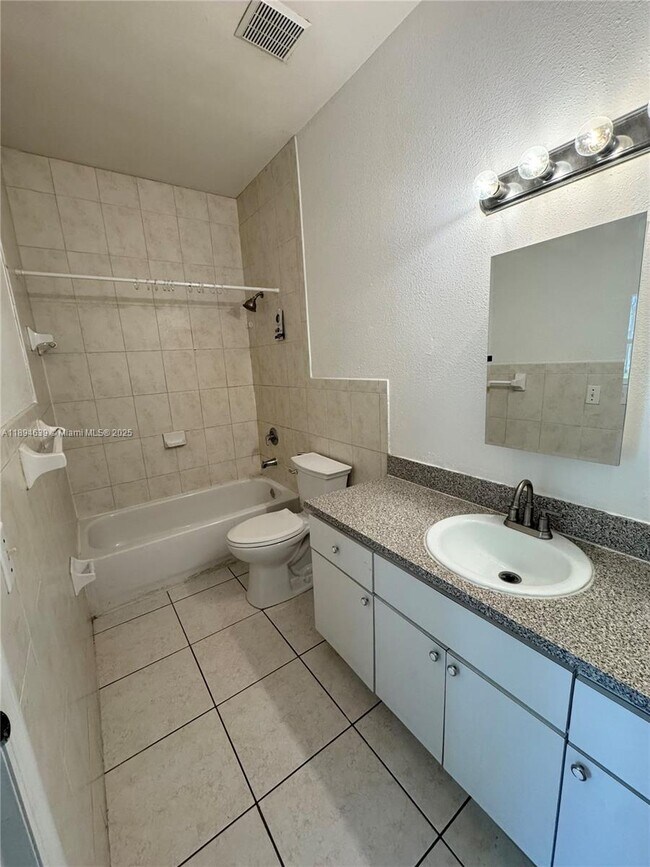 Building Photo - 13705 NE 20th Pl