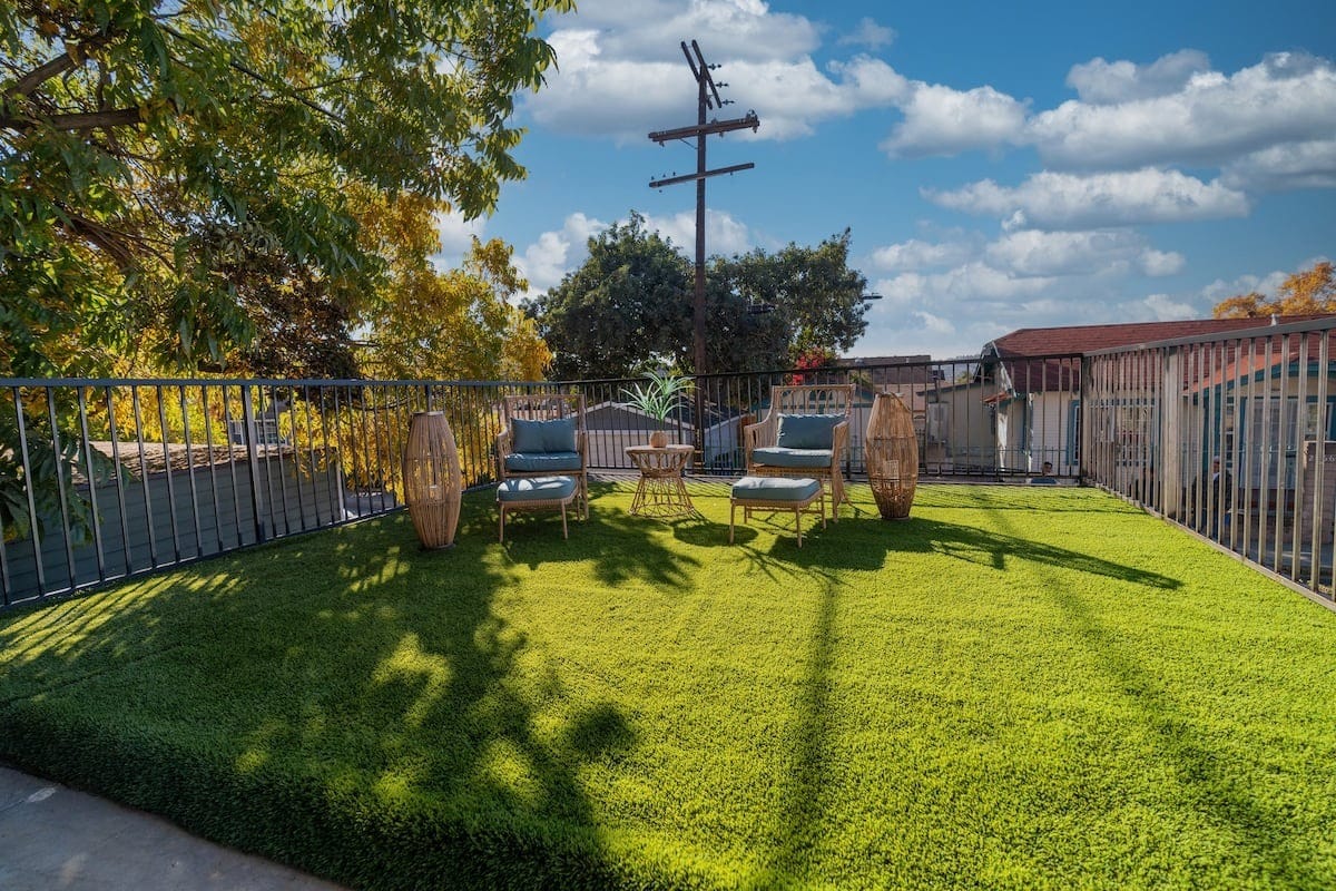 Building Photo - 2267 Las Flores Dr