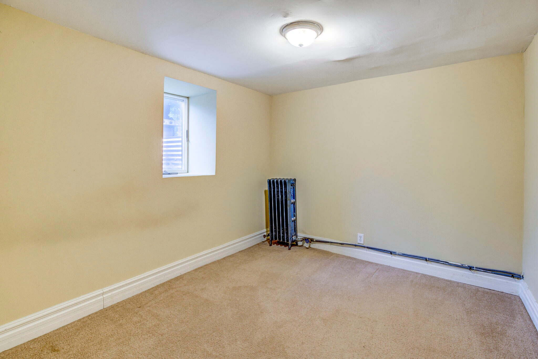 Building Photo - 712 W 28th St