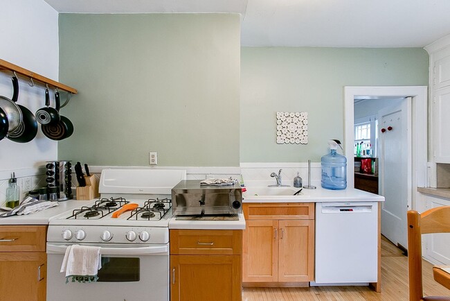 Building Photo - 2011 Portland Ave