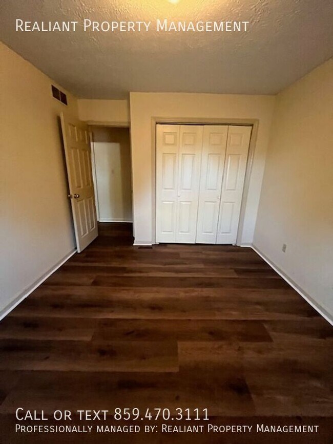 Building Photo - 605 Dardanelles Dr