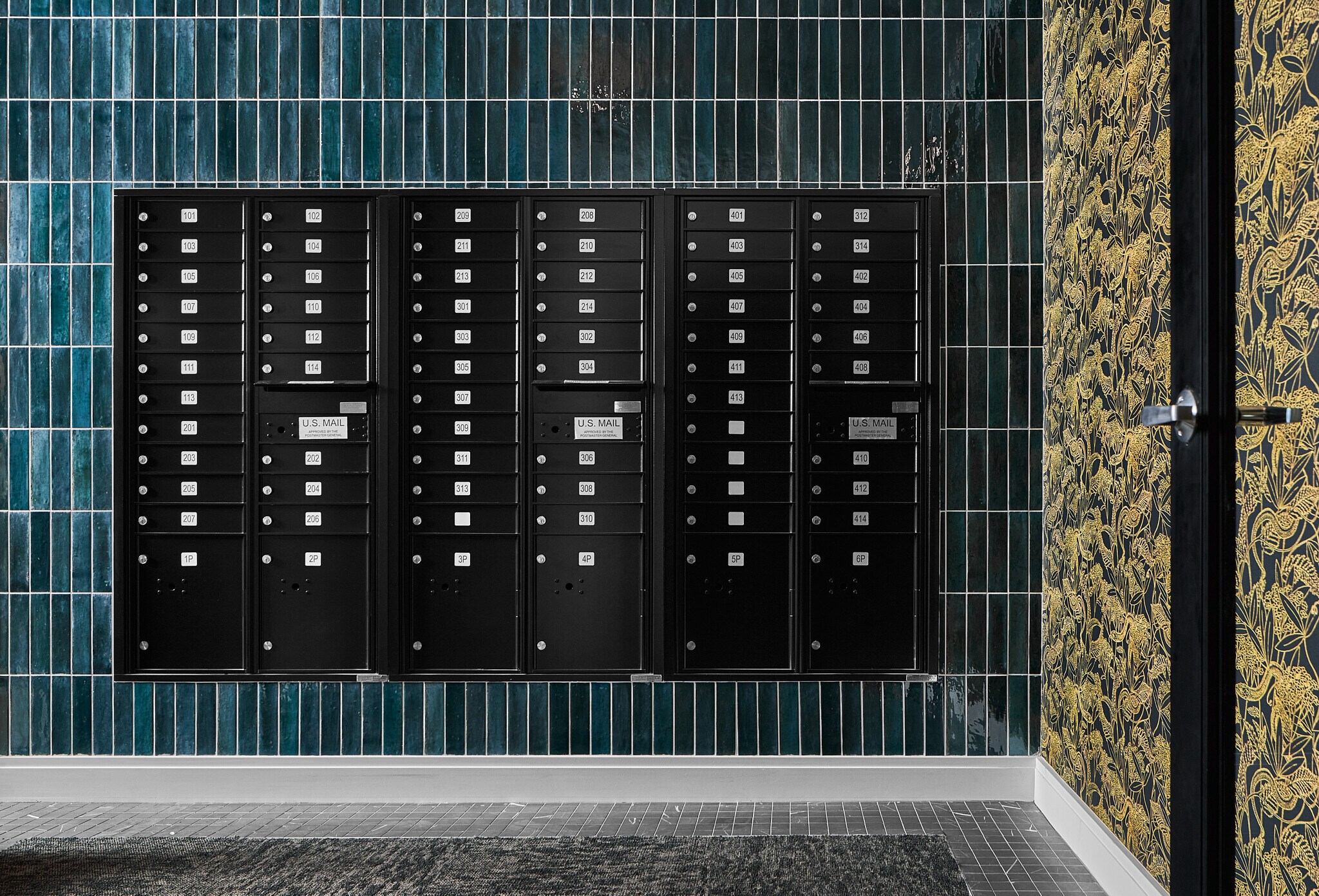 Building Photo - 2630 N Hackett Ave