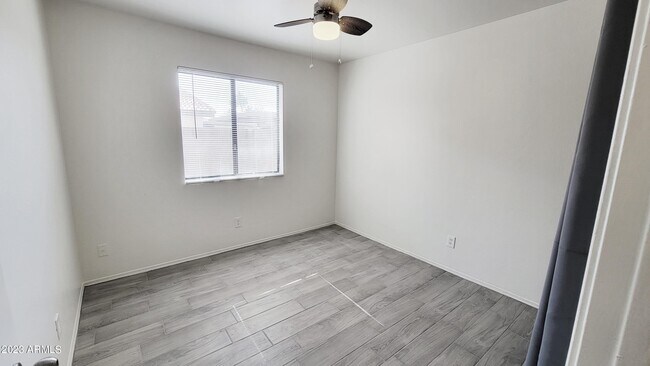 Building Photo - 6147 E Greenway St
