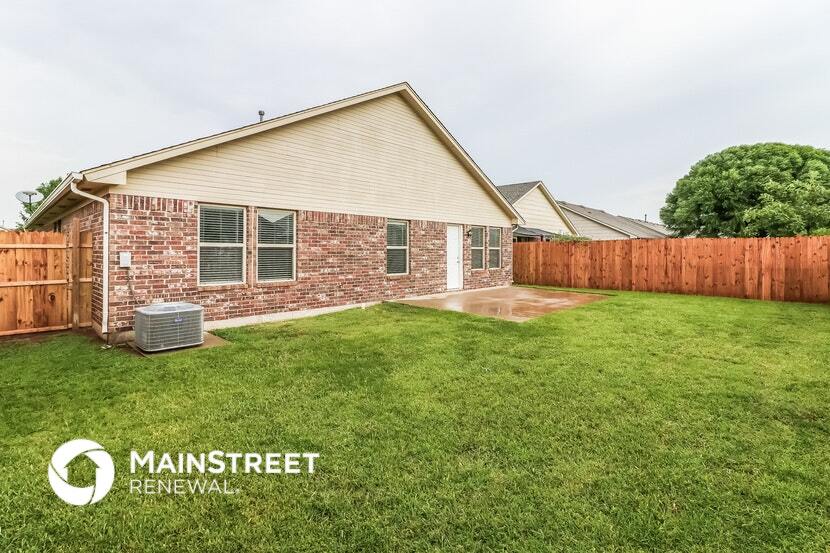 Building Photo - 2708 Edgemere Dr