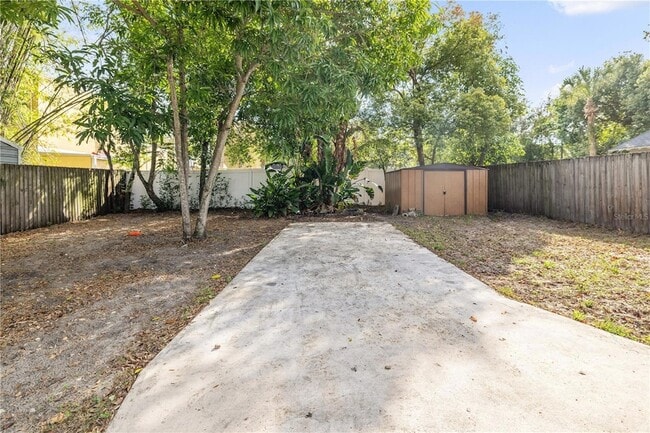 Building Photo - 1209 E Ida St