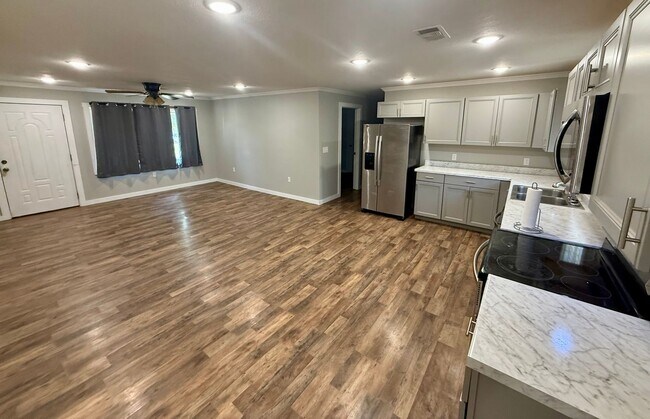 Building Photo - 3708 Fielder Dr