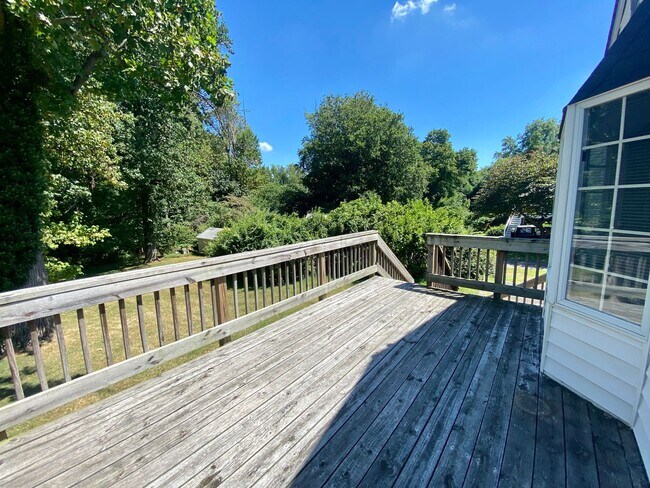Building Photo - Charming 3Bedroom/2Bathroom Detached Home ...