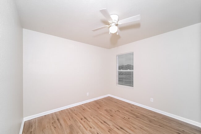 Building Photo - 16765 Wellhouse Dr