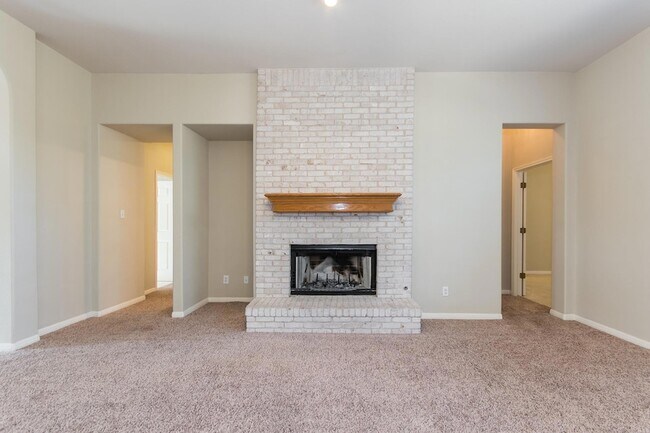 Building Photo - 15808 Chatham Wood Dr