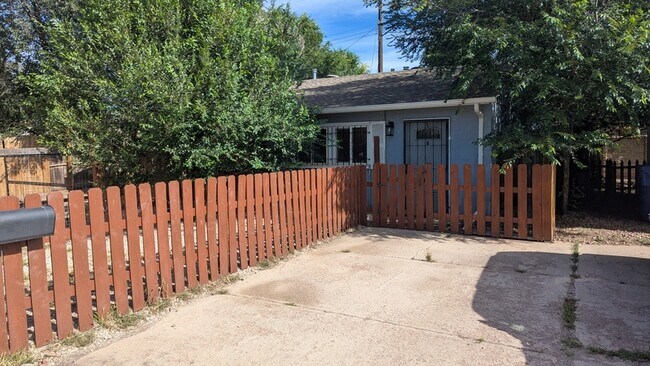 Primary Photo - 1129 Valley Manor Ct