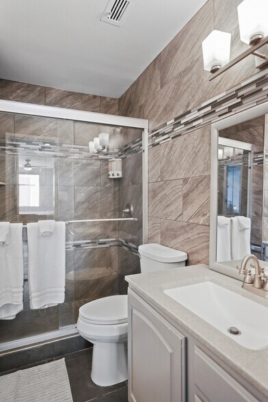 Building Photo - 3000 Farnam St