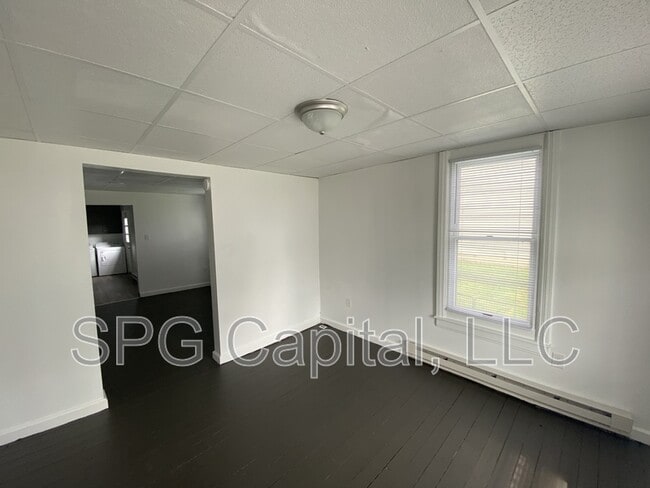 Building Photo - 112 N York St