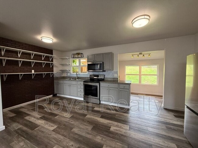 Building Photo - 5435 Lower Kula Rd