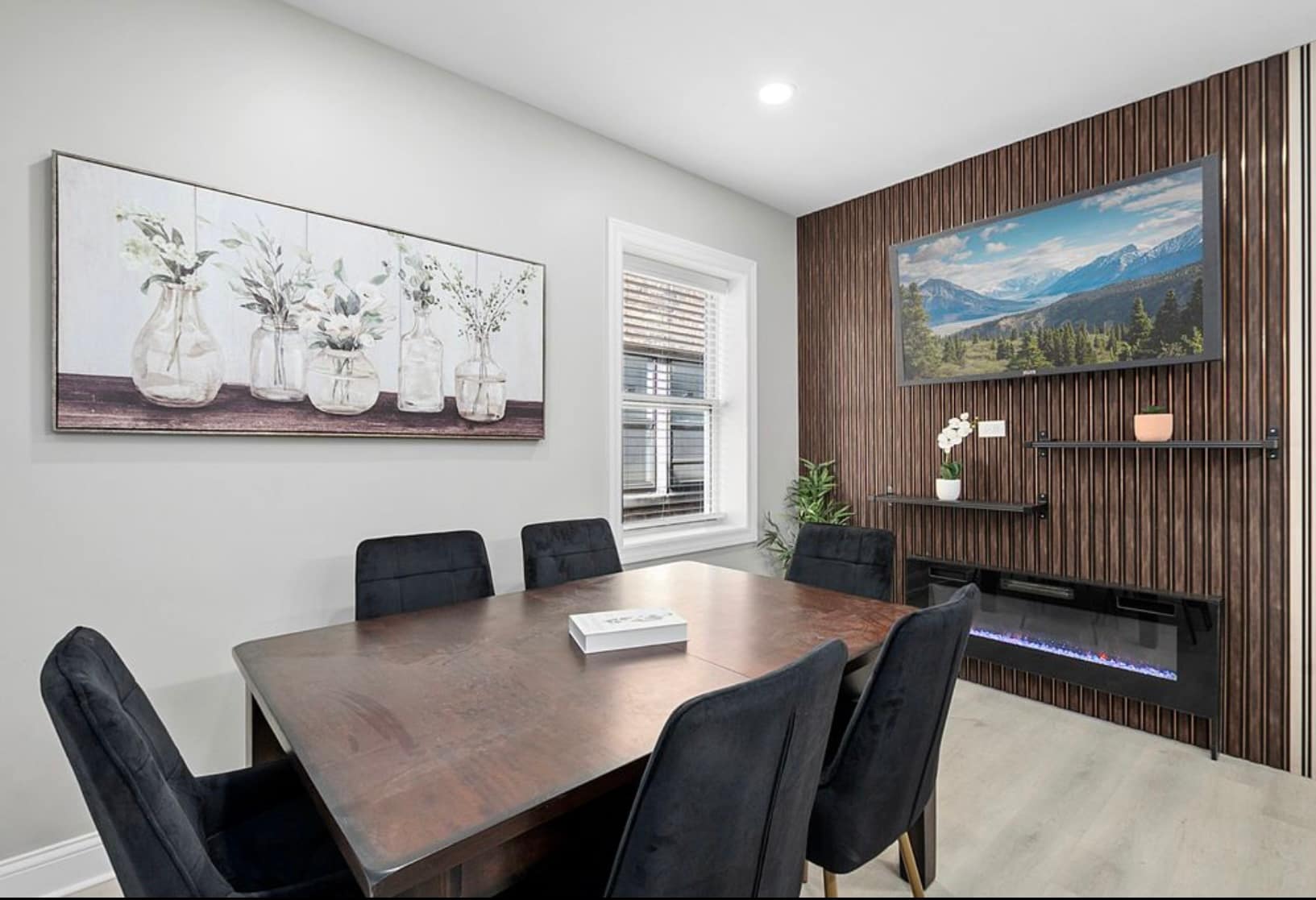 Building Photo - 1809 W Armitage Ave