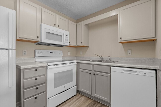 Building Photo - 3675 Clay Pond Rd