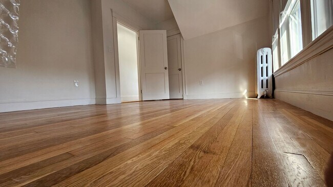 Building Photo - State of The Art Luxury Apt w 2.5 bathrooms for Boston College Students!  Get a $2500 Rebate Upon...