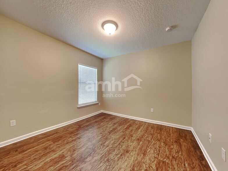 Building Photo - 86021 Aladdins Way