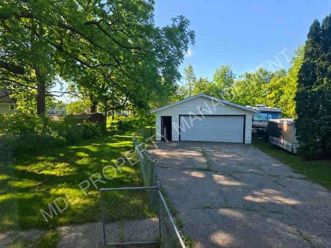 Building Photo - 3-Bedroom House in Saginaw