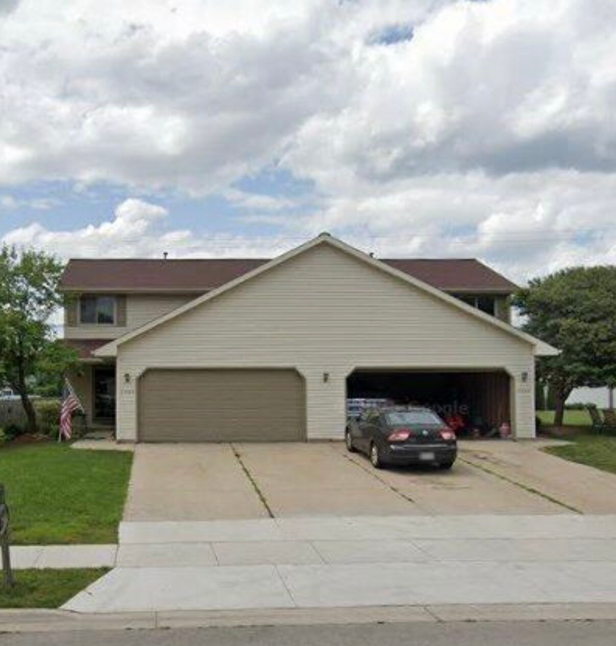 Building Photo - 3506 East River Dr.