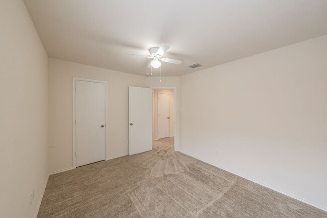 Building Photo - 8864 Valley River Dr