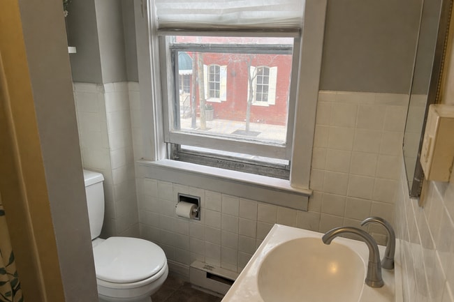 Building Photo - 230 N Shippen St