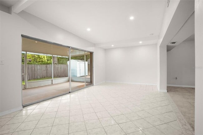 Building Photo - 512 Langford Cir