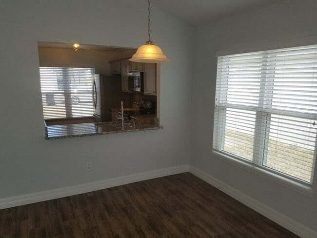 Building Photo - Beautiful Renovated 2-Bedroom, 2-Bathroom Home in Apopka