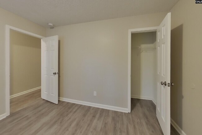 Building Photo - 80 Springway Dr